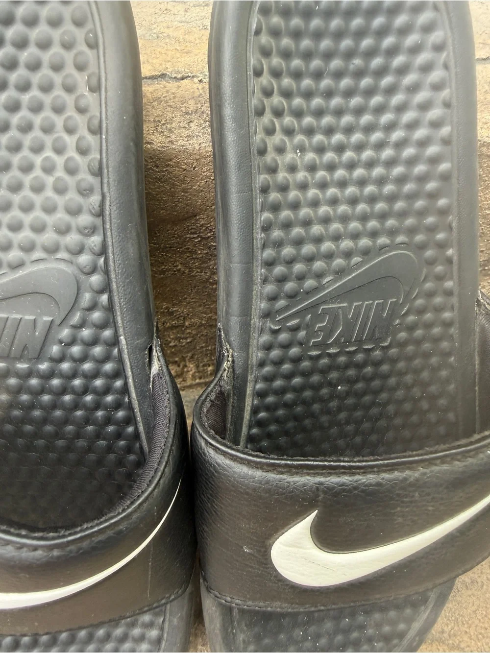 Nike slides Benassi Black Swoosh slides sandals